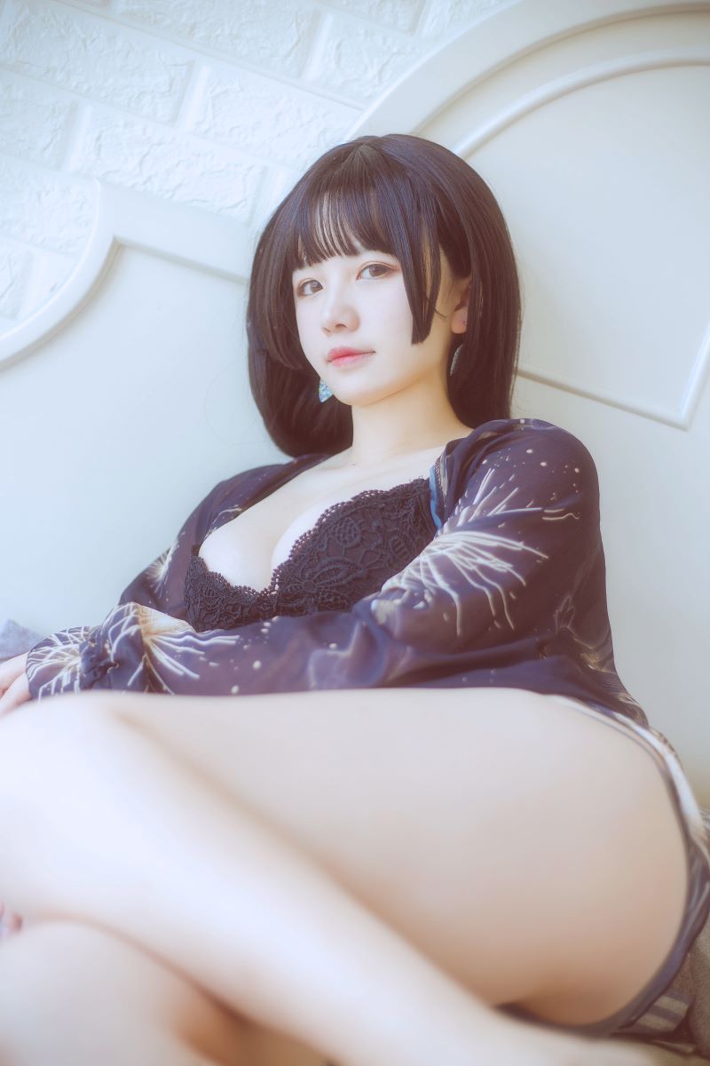 1858-阿半今天很开心-甜美丰满妹子COS素材合集[15套-1.93GB] - 全文